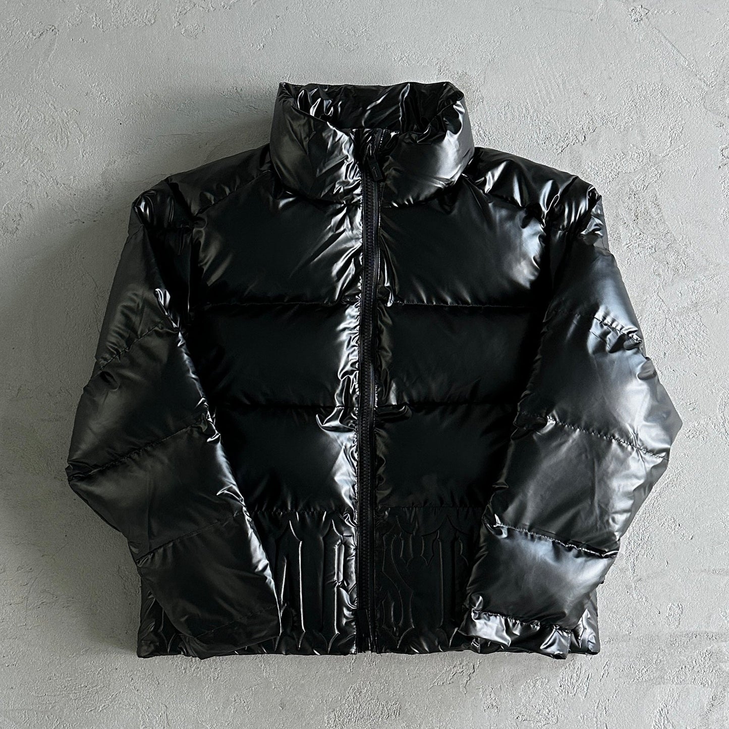 Irongate Embossed Puffer Trapstar Preto