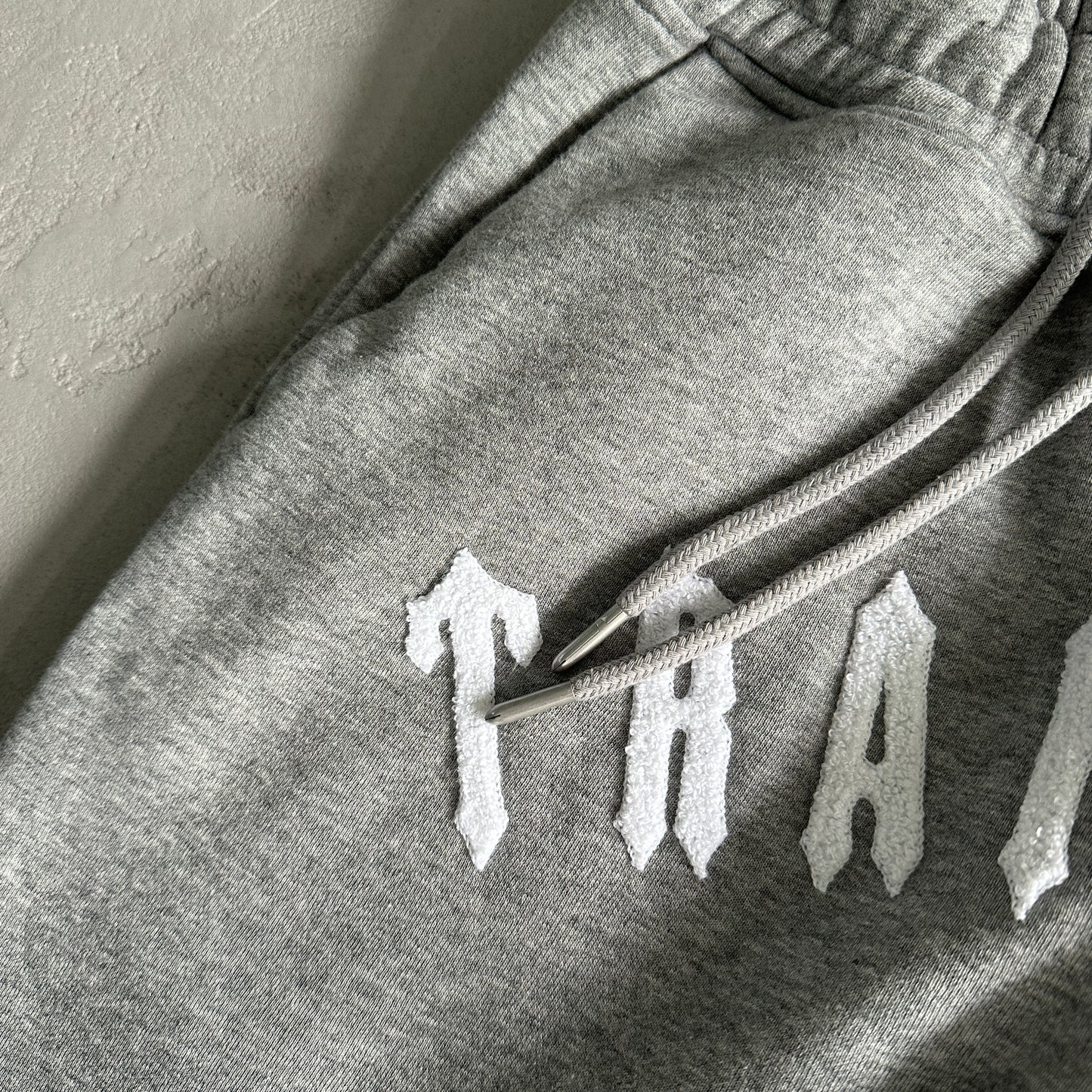 Trapstar Irongate Chenille Arch Hoodie Tracksuit  Cinza - Azul Marinho