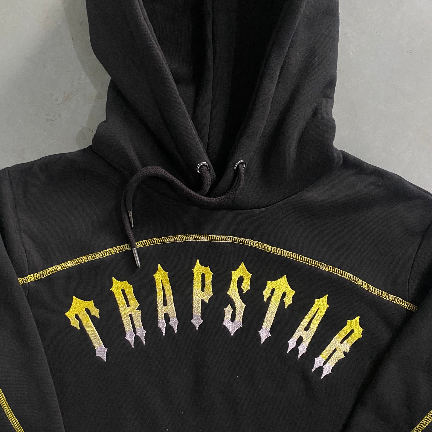 Trapstar Conjunto Preto e Amarelo