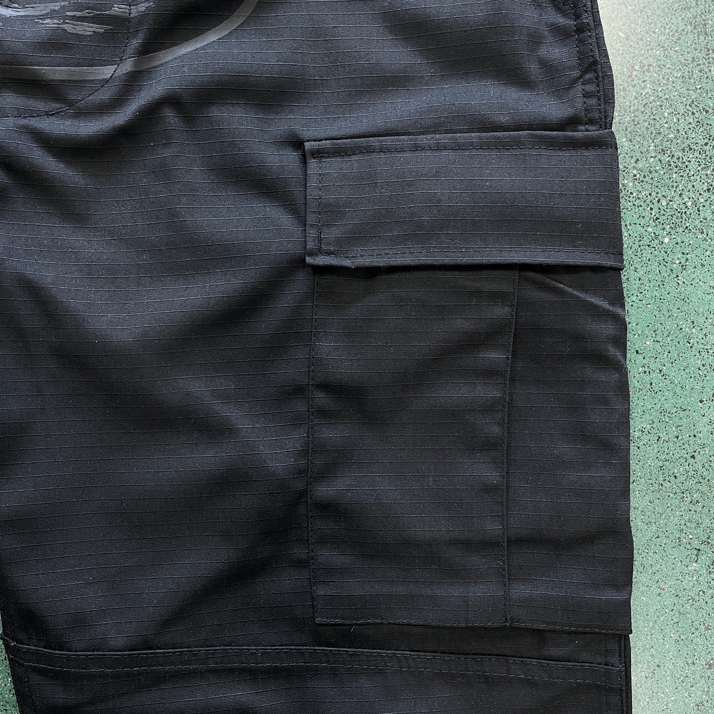 Corteiz Cargo Pants - Preto com Logótipo Preto