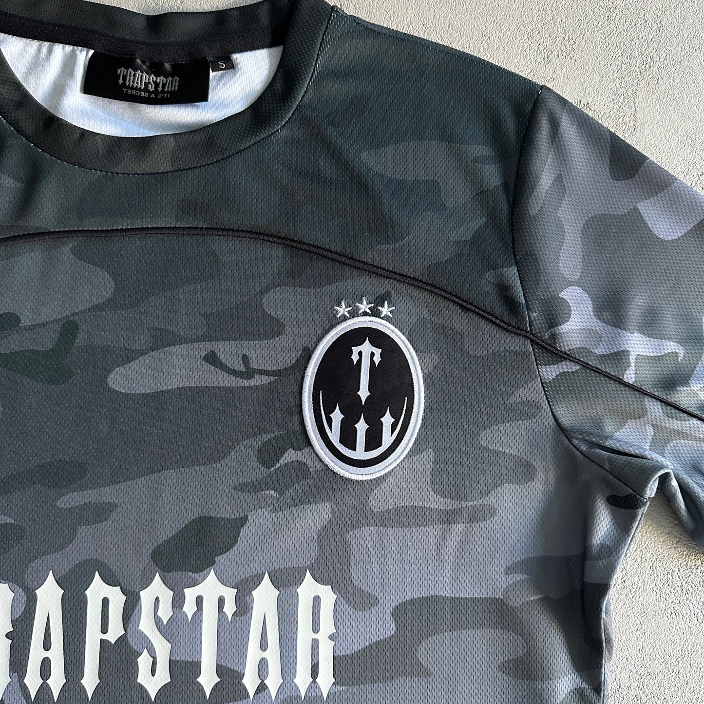 T-Shirt Trapstar Irogate Futebol Jersey t - Preto - Camuflado